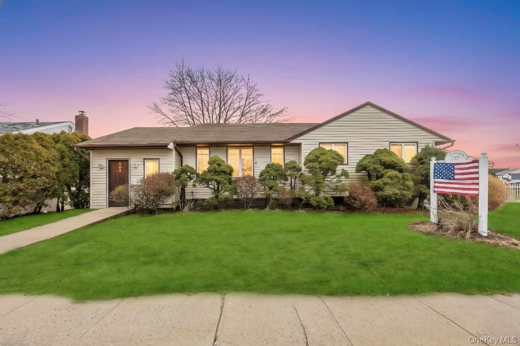 303 Woodbury Road, Hicksville, NY 11801 Main Photo