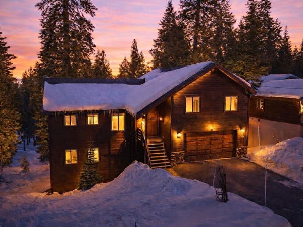 12395 Skislope Way, Truckee, CA 96160