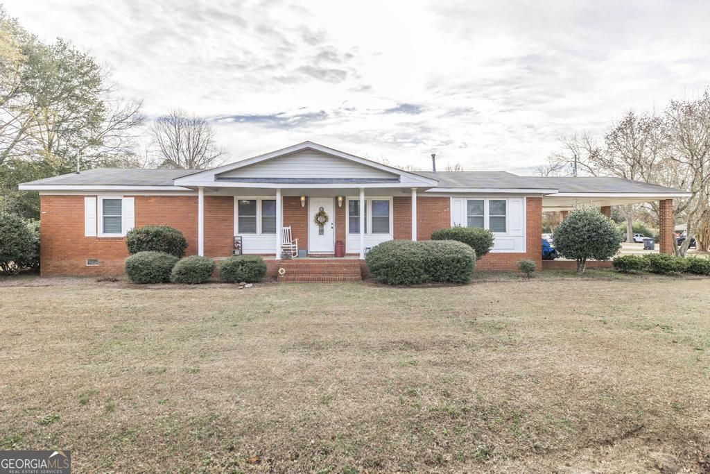 188 E Lewis Street, Cochran, GA 31014 Main Photo