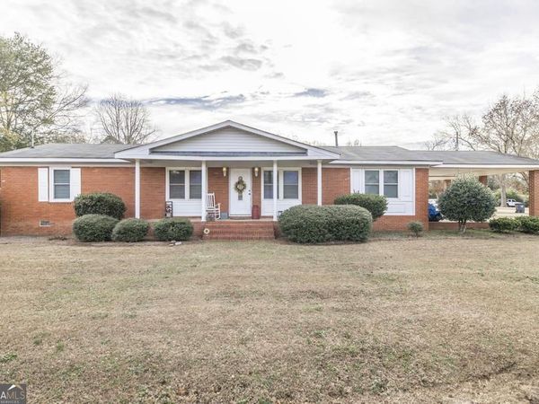 188 E Lewis Street, Cochran, GA 31014