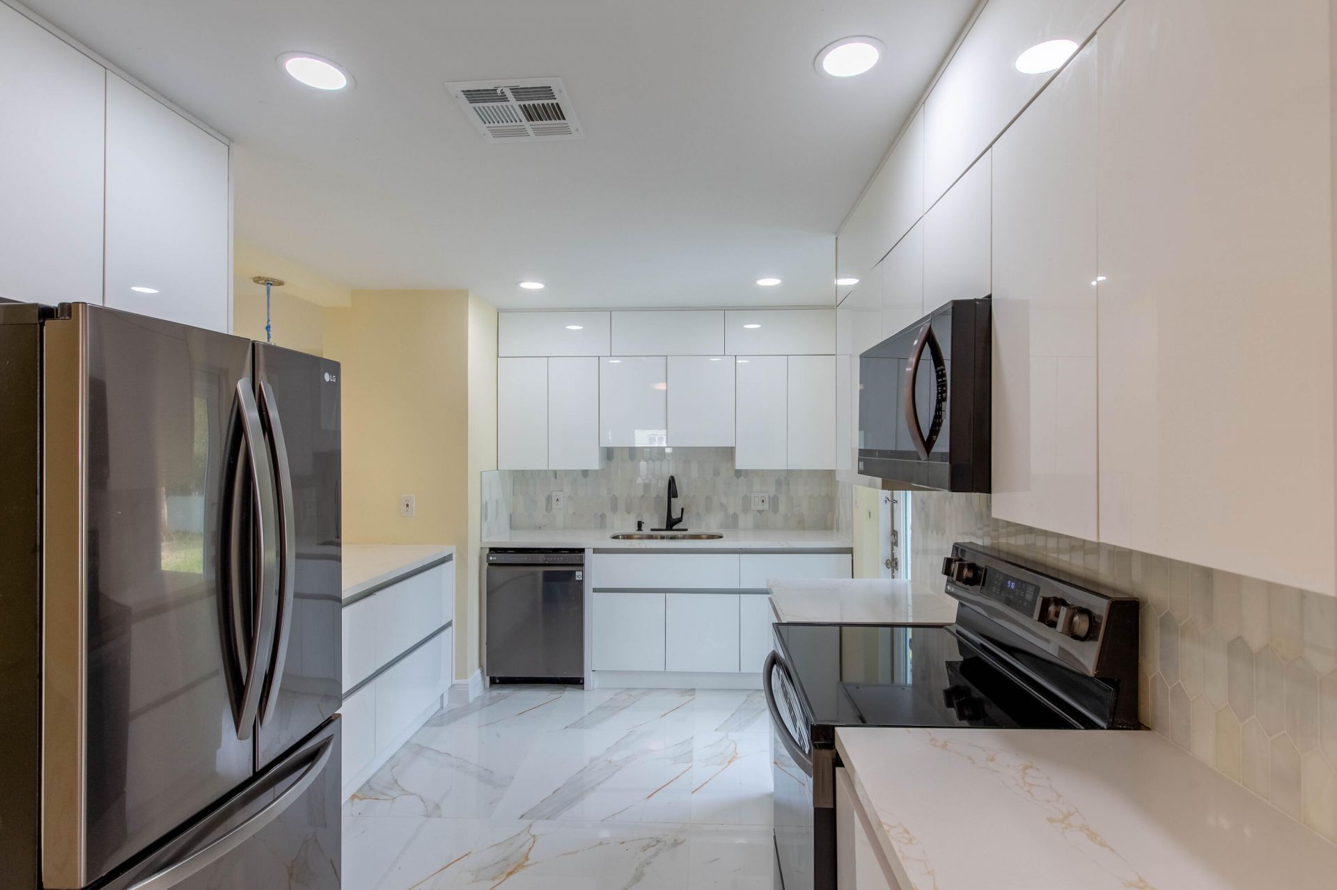 405 NE 24th Avenue, Pompano Beach, FL 33062 Photo