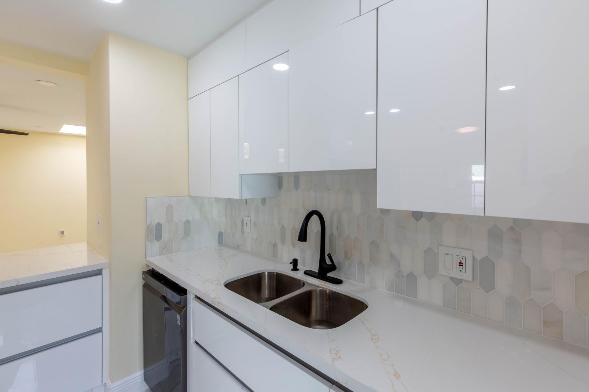 405 NE 24th Avenue, Pompano Beach, FL 33062 Photo