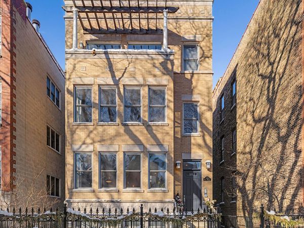 1132 W Wolfram Street, Unit 2, Chicago, IL 60657