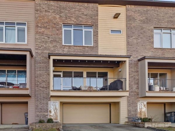 275 Noble Lane , Fayetteville, AR 72703