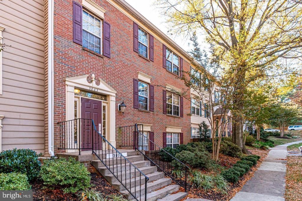 3803 Green Ridge Court, Unit 302, Fairfax, VA 22033 Main Photo