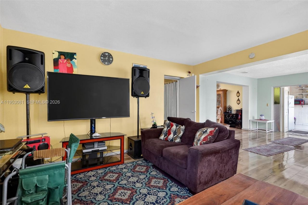 6861 SW 1st Ct , Pembroke Pines, FL 33023 Photo