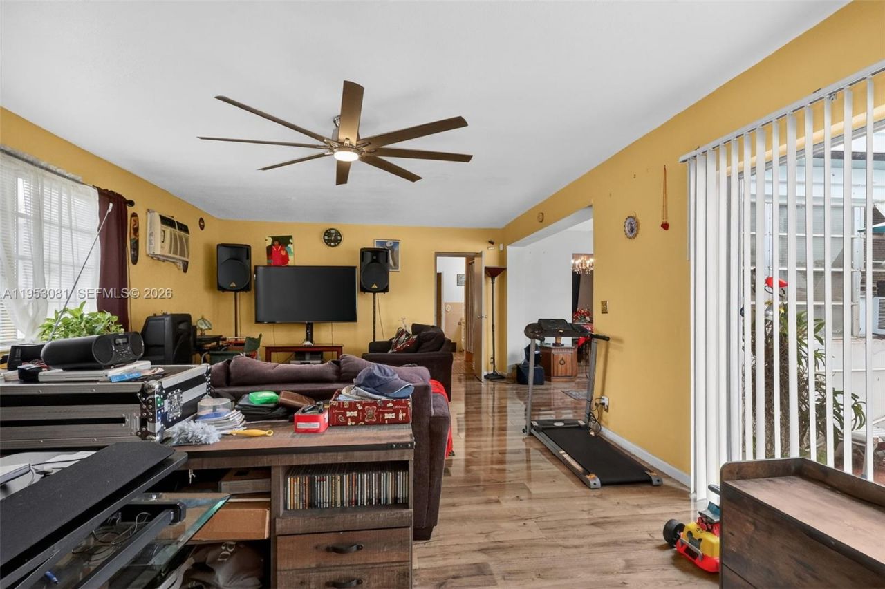 6861 SW 1st Ct , Pembroke Pines, FL 33023 Photo