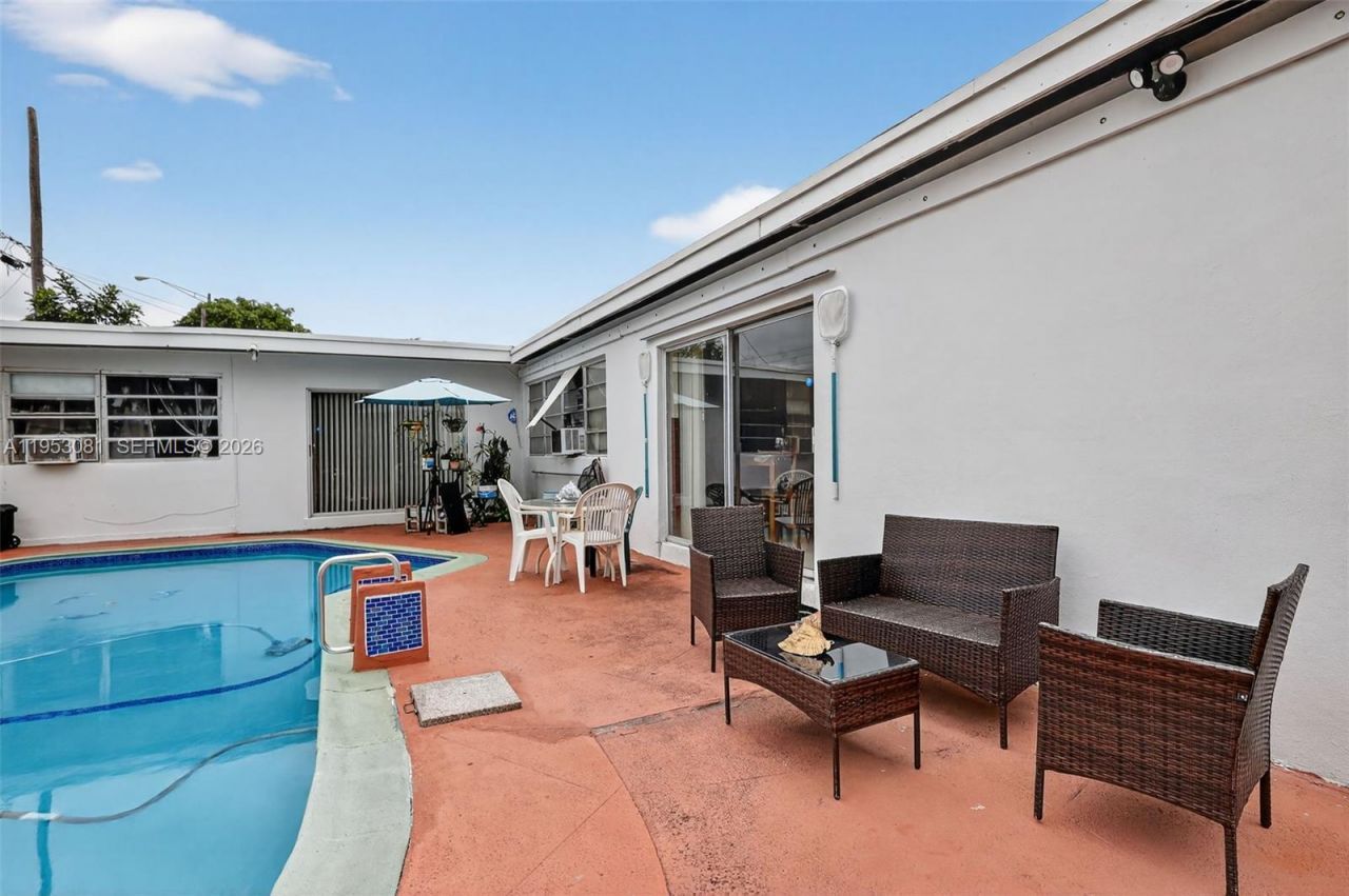 6861 SW 1st Ct , Pembroke Pines, FL 33023 Photo