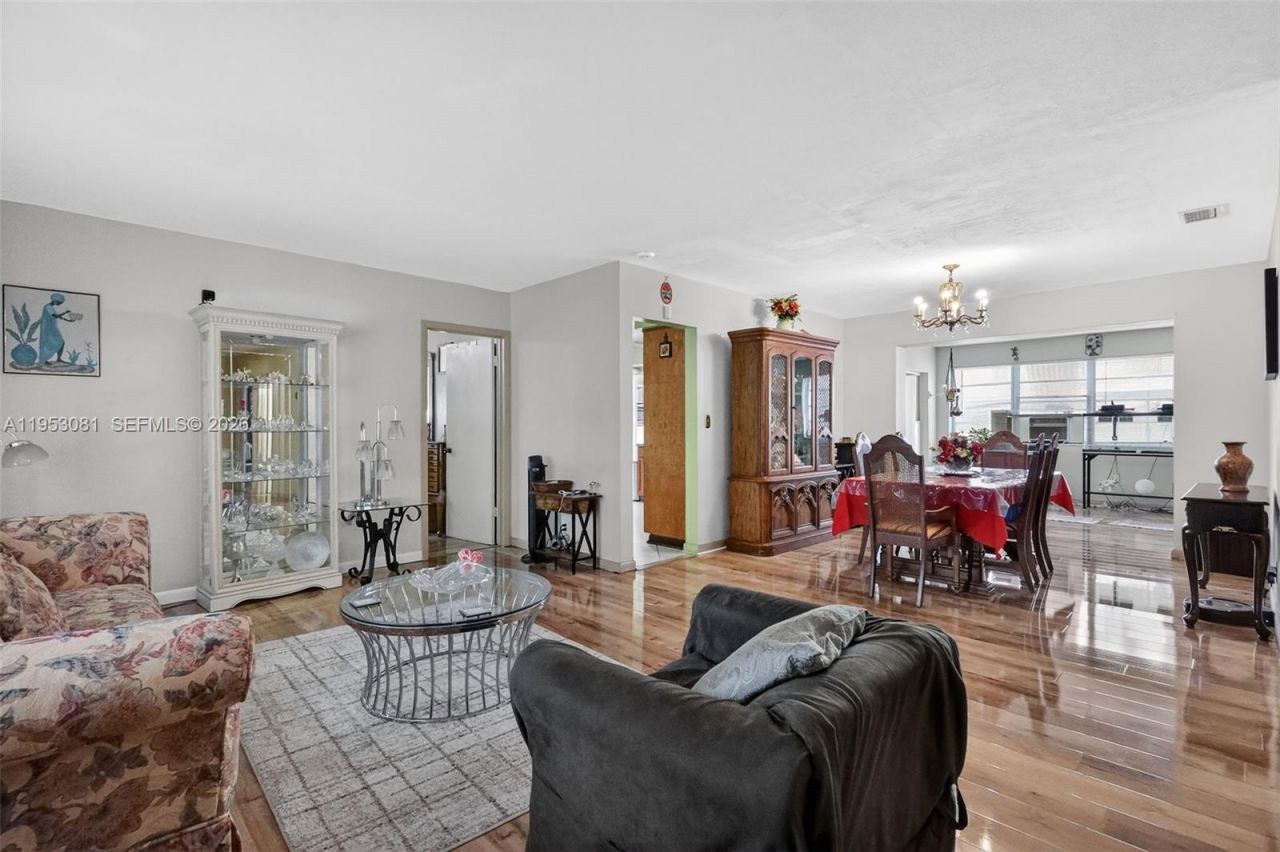 6861 SW 1st Ct , Pembroke Pines, FL 33023 Photo