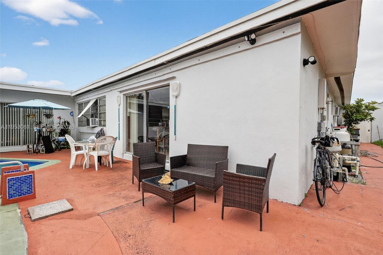 6861 SW 1st Ct , Pembroke Pines, FL 33023 Photo