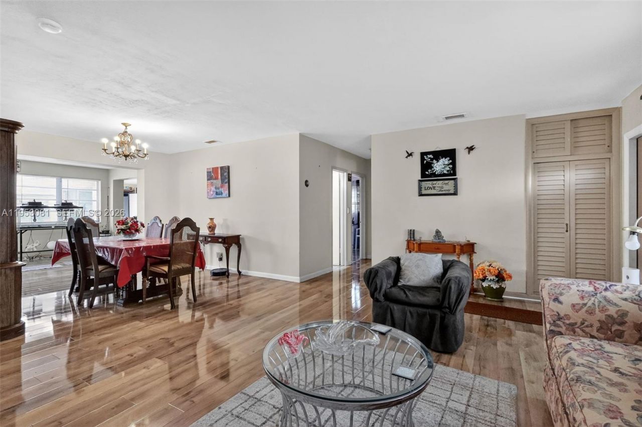 6861 SW 1st Ct , Pembroke Pines, FL 33023 Photo