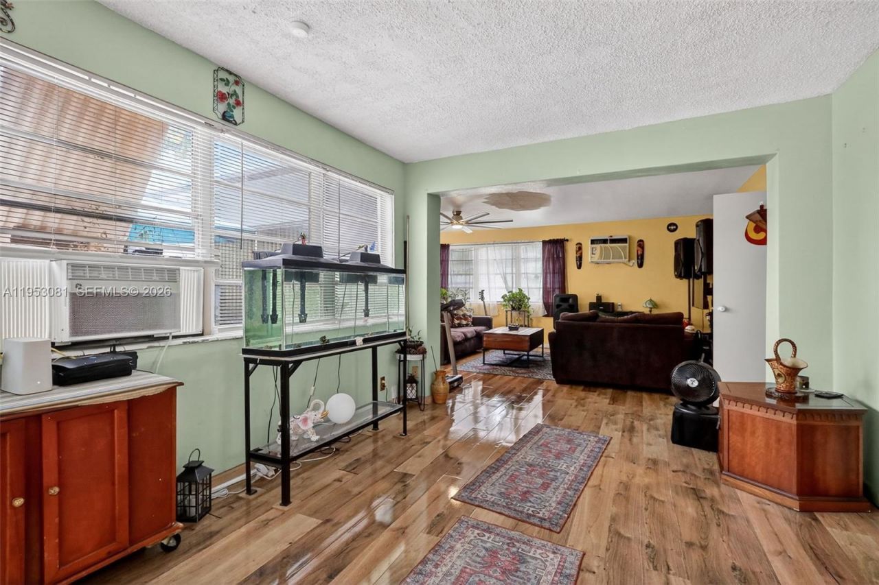 6861 SW 1st Ct , Pembroke Pines, FL 33023 Photo