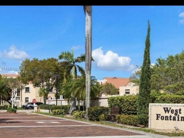 10229 NW 9th St Cir, Unit 213-2, Miami, FL 33172