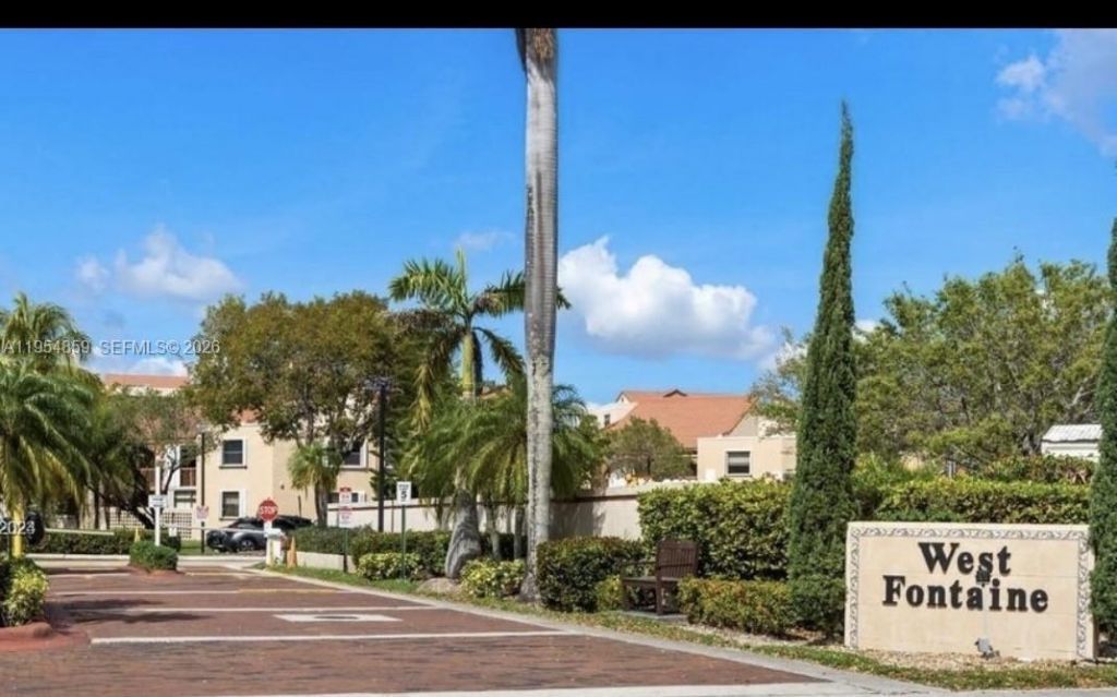 10229 NW 9th St Cir, Unit 213-2, Miami, FL 33172 Photo