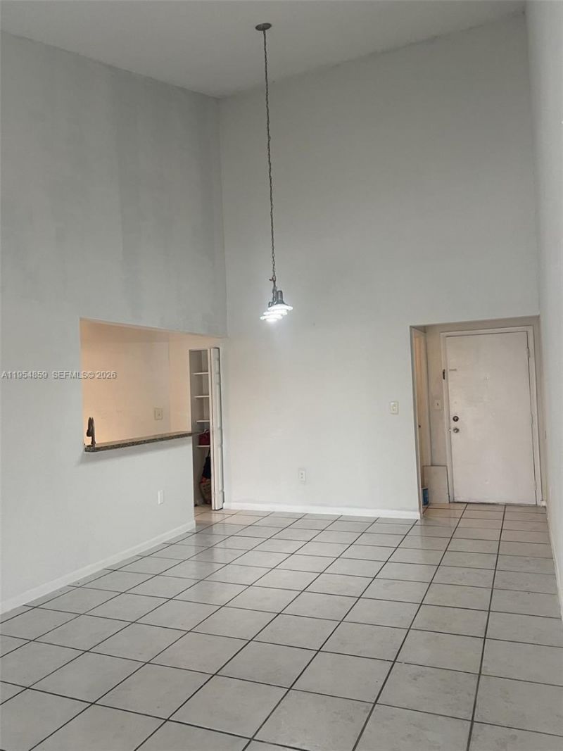 10229 NW 9th St Cir, Unit 213-2, Miami, FL 33172 Photo
