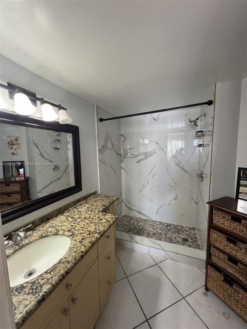 10229 NW 9th St Cir, Unit 213-2, Miami, FL 33172 Photo
