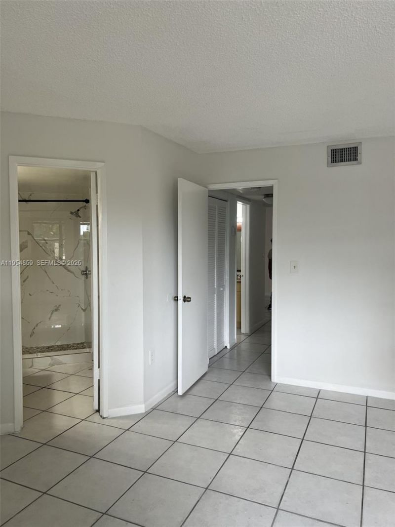 10229 NW 9th St Cir, Unit 213-2, Miami, FL 33172 Photo