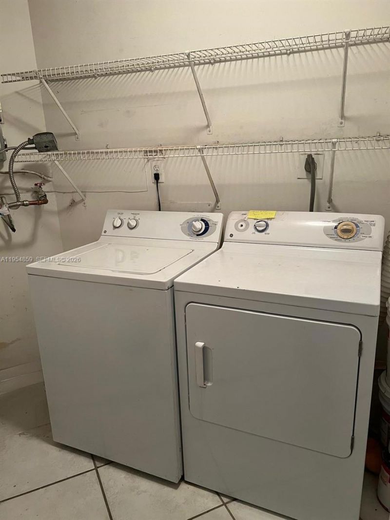 10229 NW 9th St Cir, Unit 213-2, Miami, FL 33172 Photo