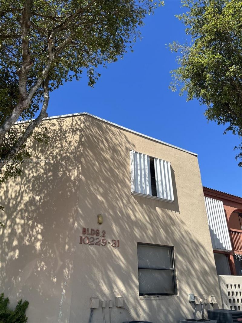 10229 NW 9th St Cir, Unit 213-2, Miami, FL 33172 Photo