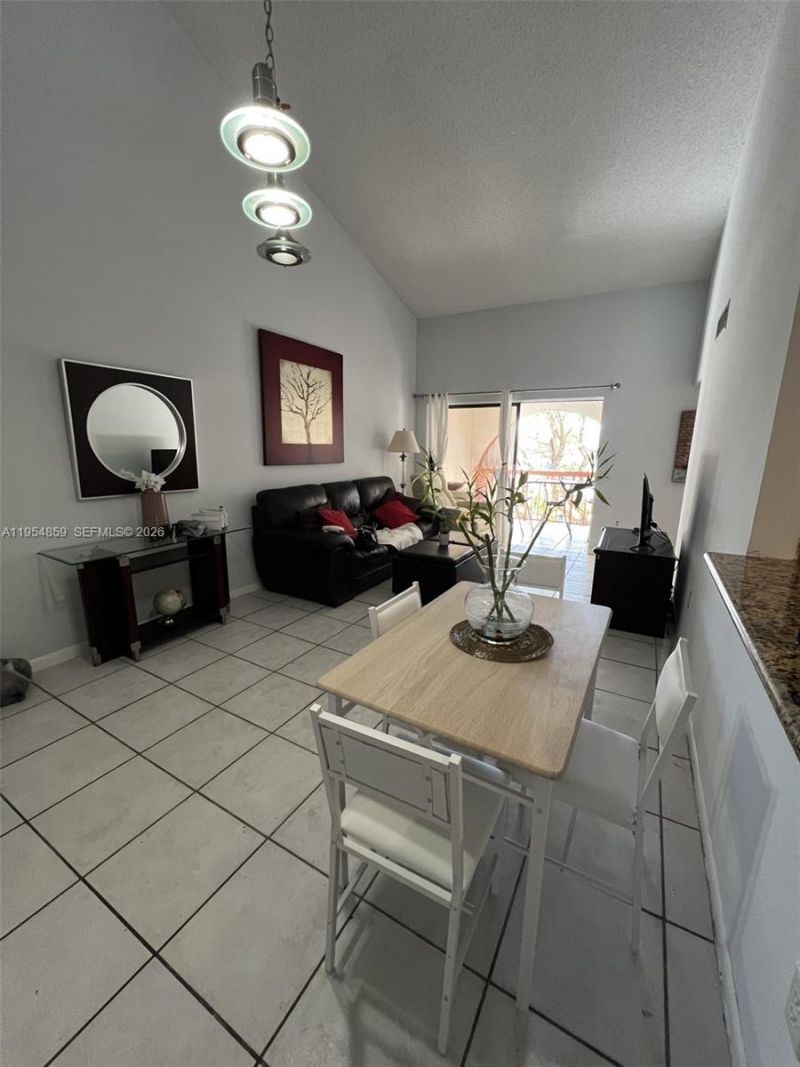 10229 NW 9th St Cir, Unit 213-2, Miami, FL 33172 Photo