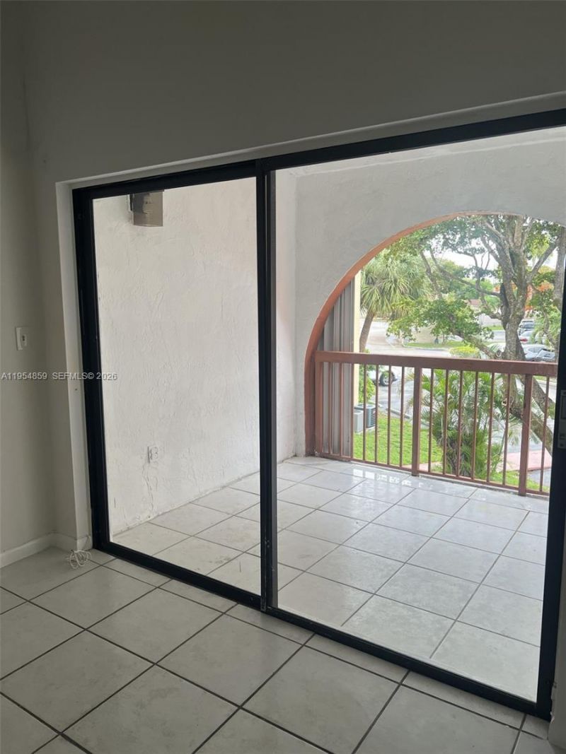 10229 NW 9th St Cir, Unit 213-2, Miami, FL 33172 Photo