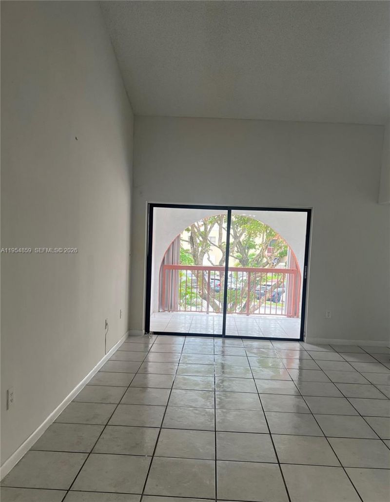 10229 NW 9th St Cir, Unit 213-2, Miami, FL 33172 Photo