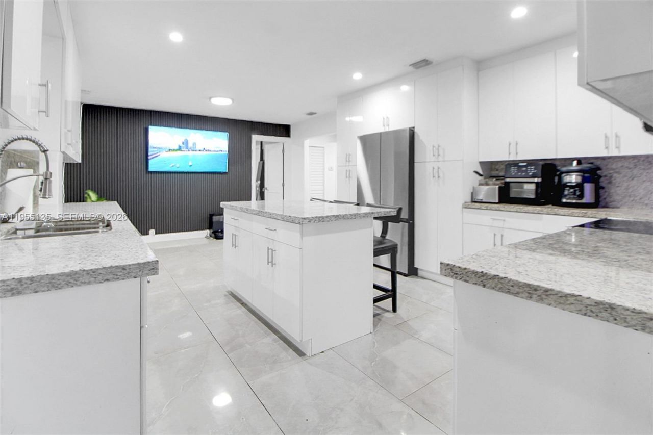 18280 SW 202nd St, Miami, FL 33187 Photo