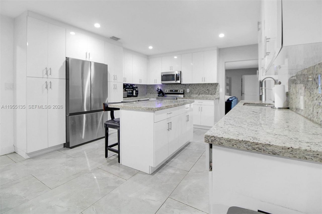 18280 SW 202nd St, Miami, FL 33187 Photo