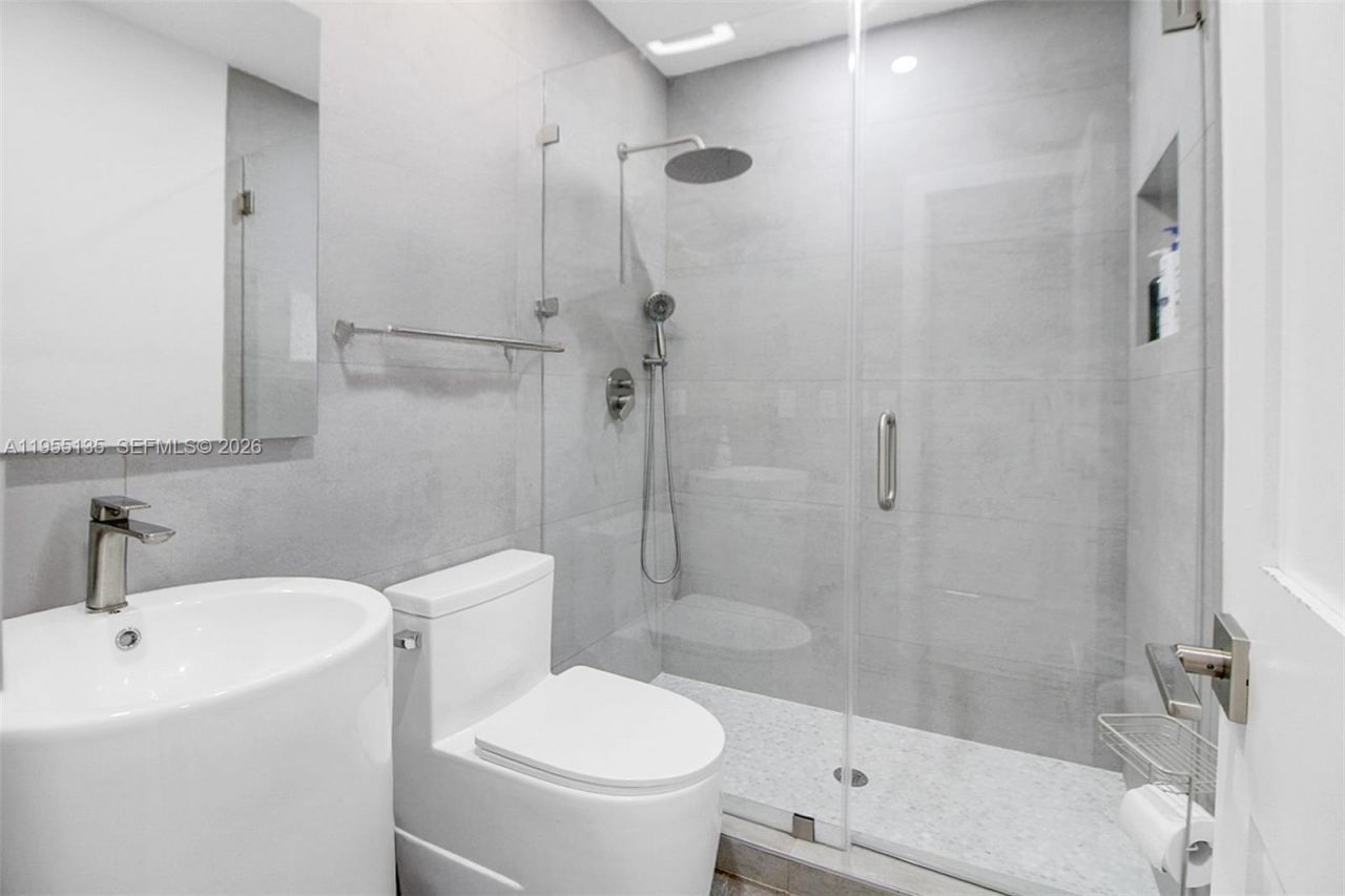 18280 SW 202nd St, Miami, FL 33187 Photo