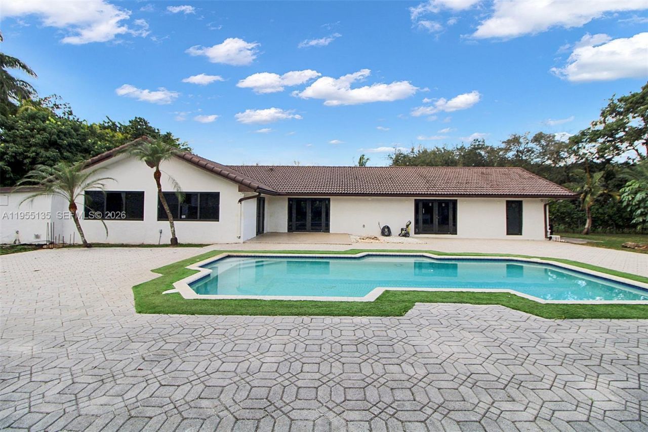 18280 SW 202nd St, Miami, FL 33187 Photo