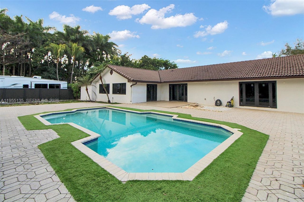 18280 SW 202nd St, Miami, FL 33187 Photo