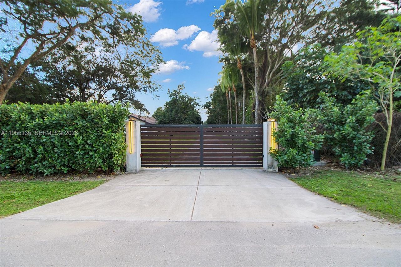 18280 SW 202nd St, Miami, FL 33187 Photo