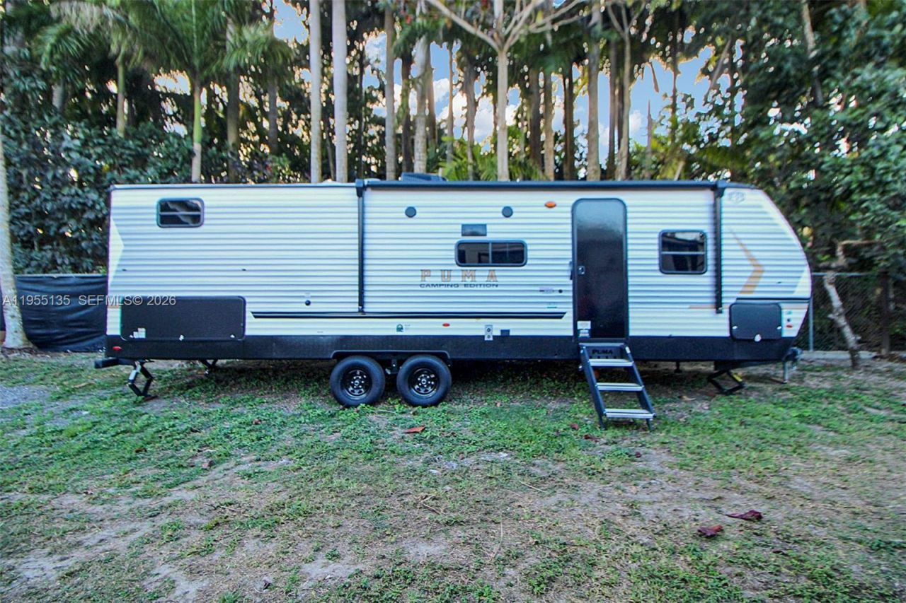 18280 SW 202nd St, Miami, FL 33187 Photo