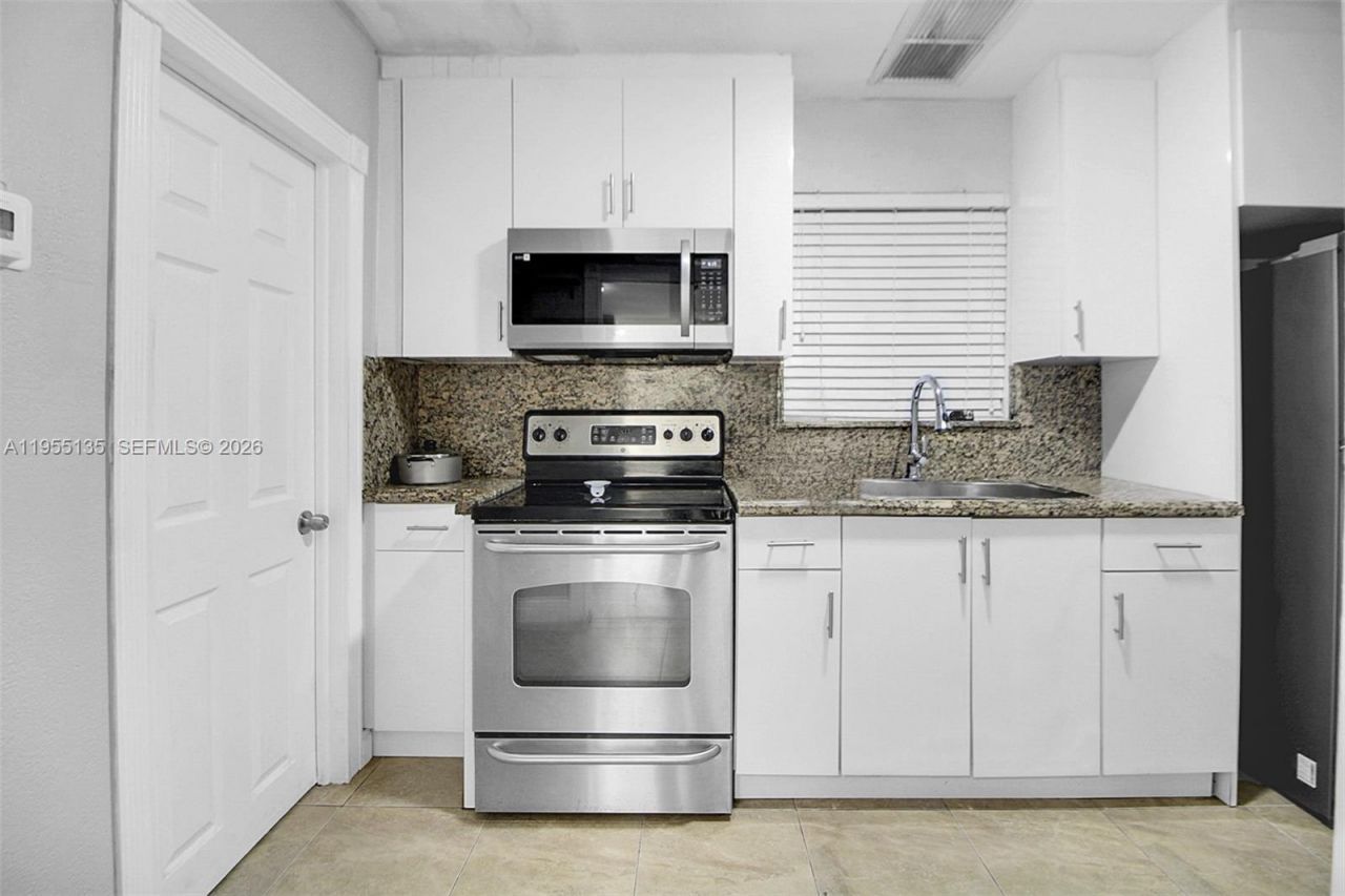 18280 SW 202nd St, Miami, FL 33187 Photo