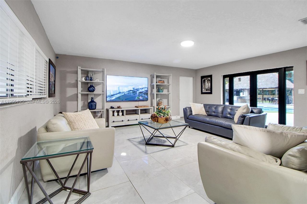 18280 SW 202nd St, Miami, FL 33187 Photo