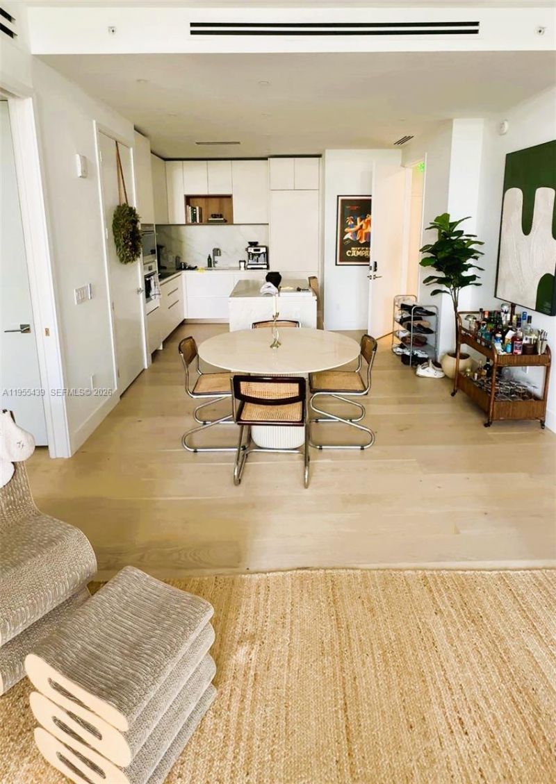 304 Ocean Dr , Unit 302, Miami Beach, FL 33139 Photo