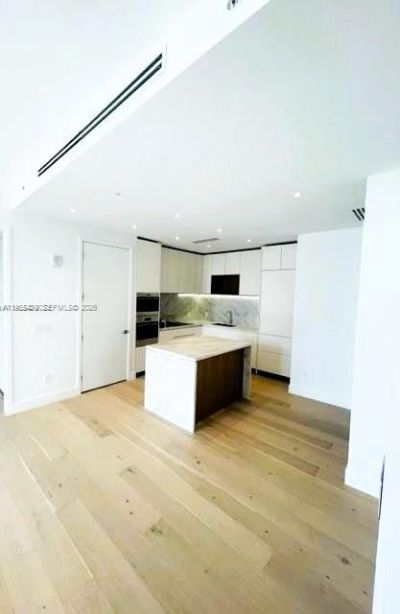 304 Ocean Dr , Unit 302, Miami Beach, FL 33139 Photo