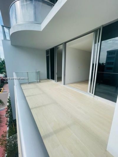 304 Ocean Dr , Unit 302, Miami Beach, FL 33139 Photo