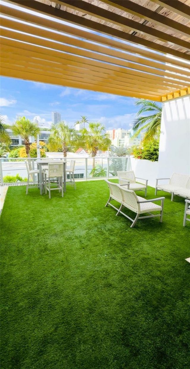 304 Ocean Dr , Unit 302, Miami Beach, FL 33139 Photo