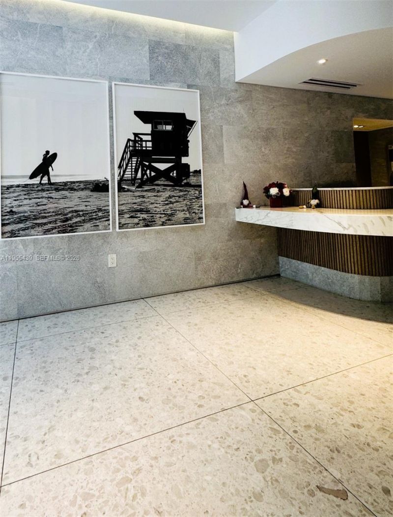 304 Ocean Dr , Unit 302, Miami Beach, FL 33139 Photo