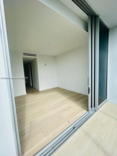 304 Ocean Dr , Unit 302, Miami Beach, FL 33139 Photo