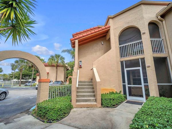 8606 SW 3rd St , Unit 103, Pembroke Pines, FL 33025