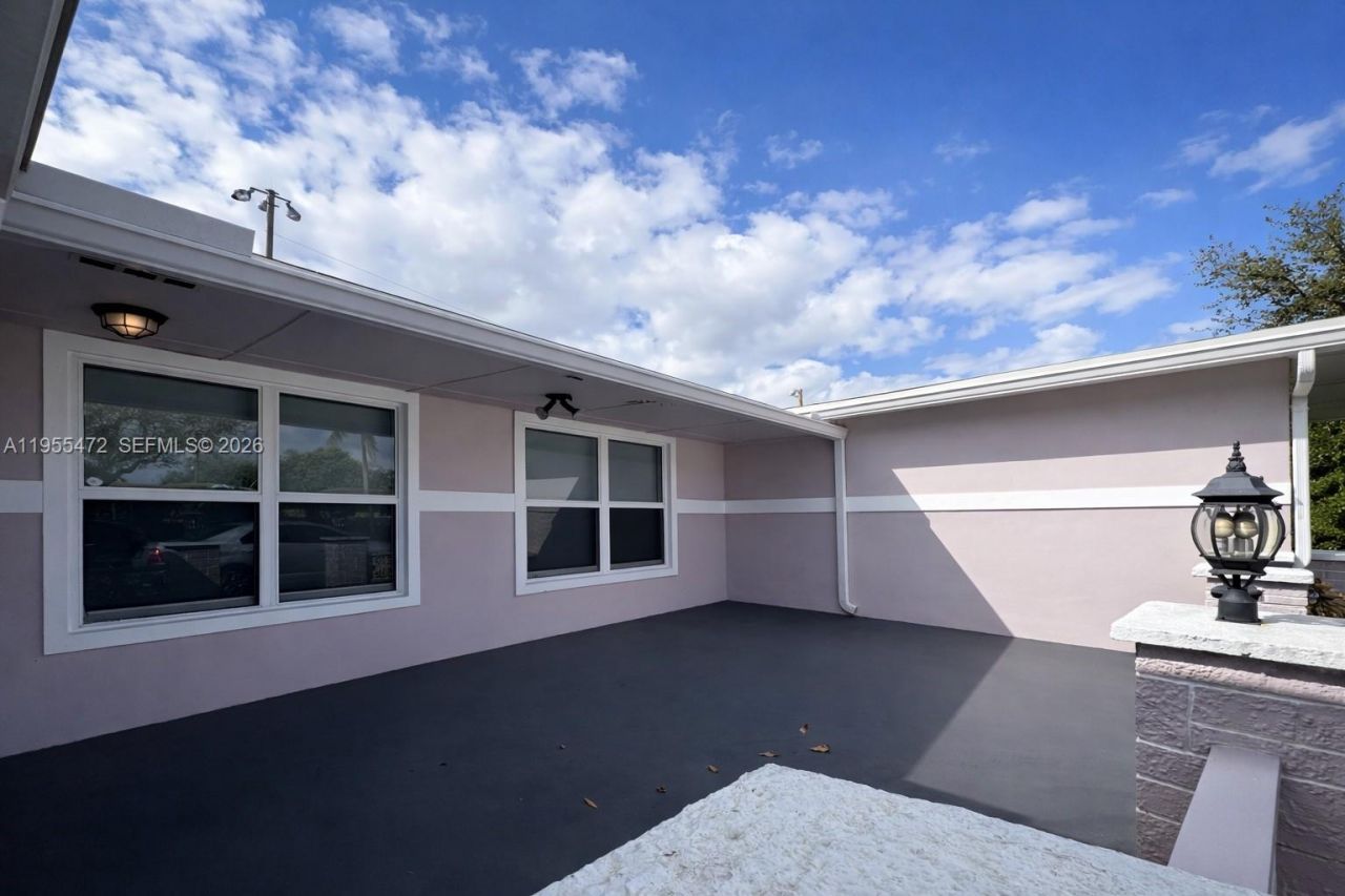 710 NW 78th Ave, Pembroke Pines, FL 33024 Photo