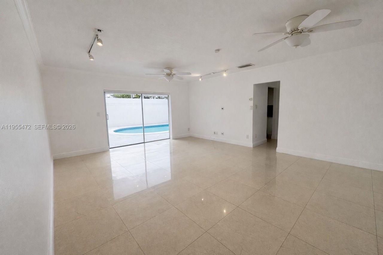 710 NW 78th Ave, Pembroke Pines, FL 33024 Photo