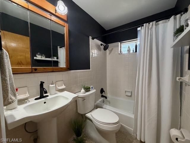 40 Victoria Dr , North Fort Myers, FL 33917 Photo