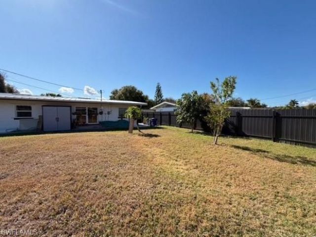 40 Victoria Dr , North Fort Myers, FL 33917 Photo