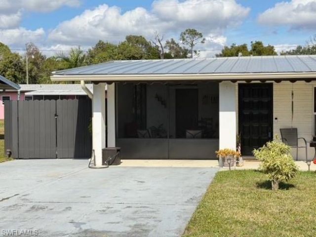 40 Victoria Dr , North Fort Myers, FL 33917 Photo