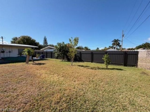 40 Victoria Dr , North Fort Myers, FL 33917 Photo