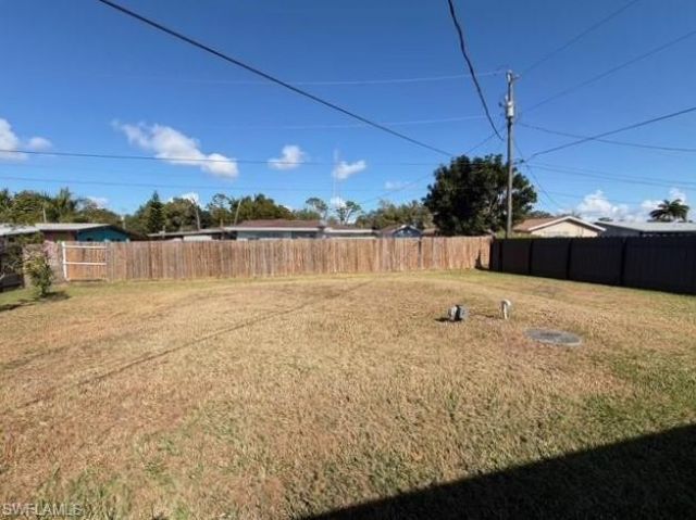 40 Victoria Dr , North Fort Myers, FL 33917 Photo