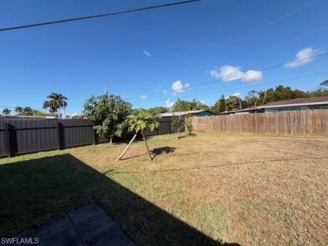 40 Victoria Dr , North Fort Myers, FL 33917 Photo